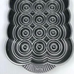 WILTON Dimensions Cast Aluminum Decorative Circles Pan 10 Cup Rectangular